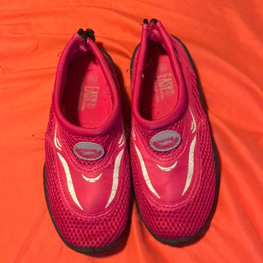 Kids size 5 water shoes